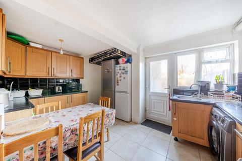 3 bedroom terraced house for sale, Walton Road,  Woking,  Surrey,  GU21
