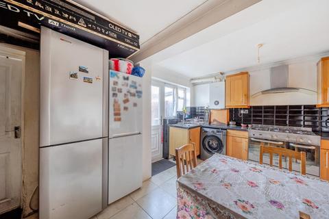 undefined, Walton Road,  Woking,  Surrey,  GU21