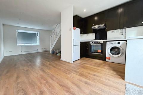 2 bedroom semi-detached house to rent, Pinewood Close, Hertfordshire WD6