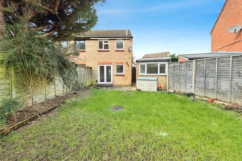 2 bedroom semi-detached house to rent, Pinewood Close, Hertfordshire WD6