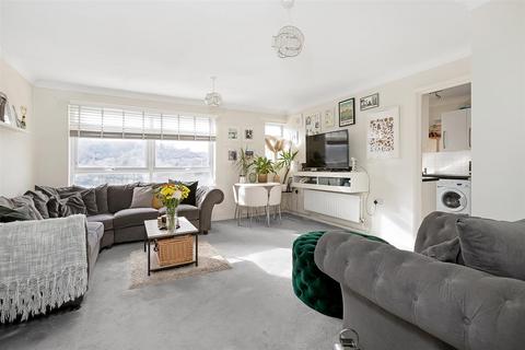 undefined, Edgeworth Close, Whyteleafe CR3