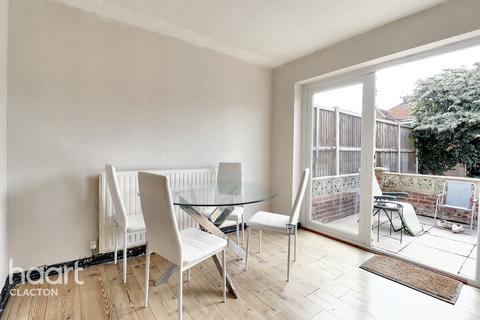 4 bedroom semi-detached house for sale, Valley Road, HARWICH