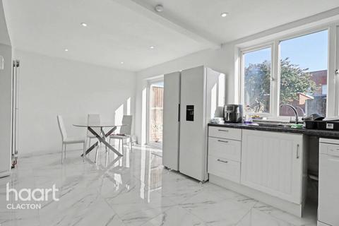 4 bedroom semi-detached house for sale, Valley Road, HARWICH