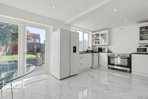4 bedroom semi-detached house for sale, Valley Road, HARWICH