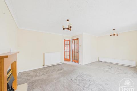 3 bedroom semi-detached house for sale, Beaufort Drive, Lydney GL15