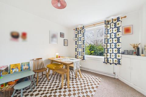 4 bedroom semi-detached house for sale, Calverton Road, Arnold, Nottingham