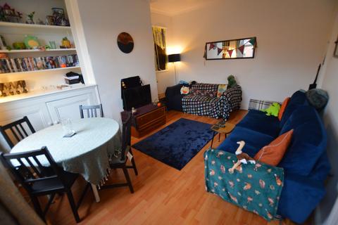 3 bedroom terraced house to rent, Wetherby Place, Leeds LS4