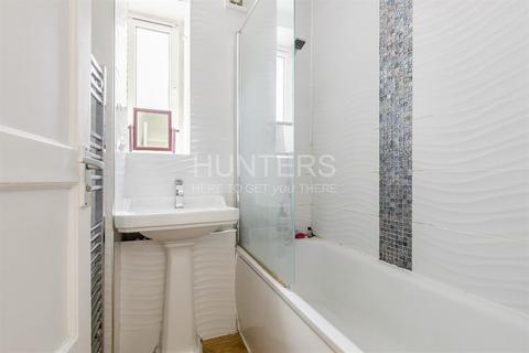 3 bedroom flat to rent, Percival Street, London, EC1V