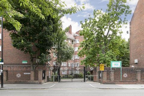 3 bedroom flat to rent, Percival Street, London, EC1V