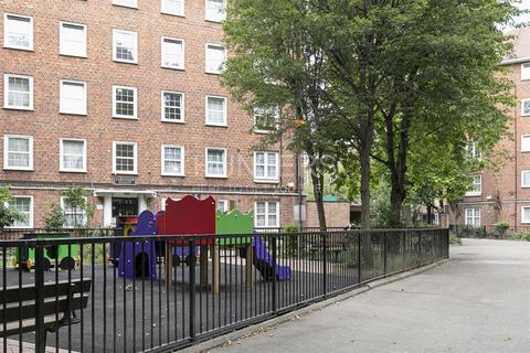 3 bedroom flat to rent, Percival Street, London, EC1V
