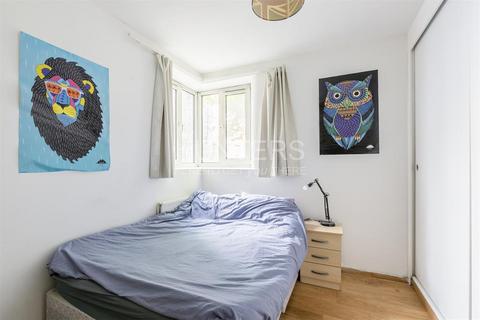 3 bedroom flat to rent, Percival Street, London, EC1V