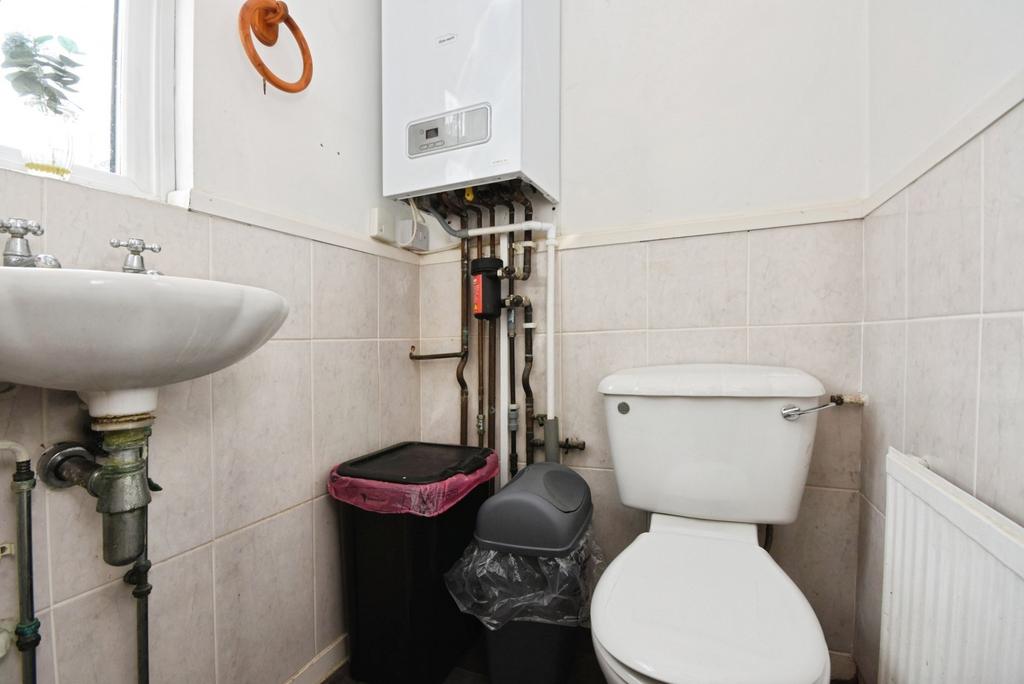 Cloakroom/Wc
