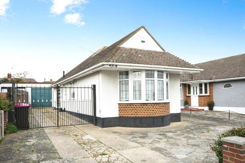 2 bedroom bungalow for sale, Ashurst Avenue, Southend-on-Sea, Essex, SS2