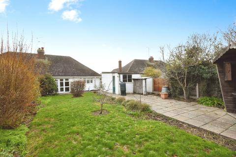 2 bedroom bungalow for sale, Ashurst Avenue, Southend-on-Sea, Essex, SS2