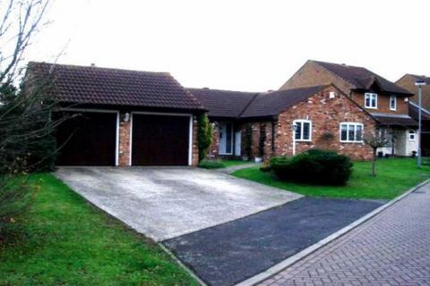 4 bedroom detached bungalow to rent, The Turnstones, Gravesend