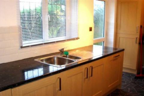 4 bedroom detached bungalow to rent, The Turnstones, Gravesend