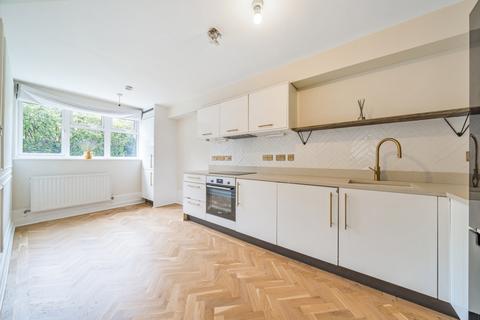 2 bedroom flat to rent, Limerick Close, London, SW12