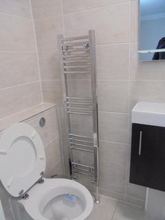 1 bedroom in a house share to rent, 102 Cambridge Road, Ilford, IG3 8LY