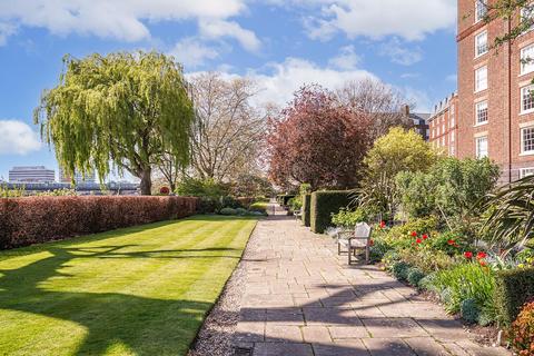 3 bedroom flat for sale, Rivermead Court, Ranelagh Gardens, London SW6