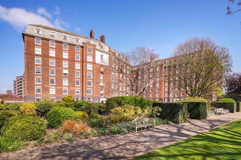 3 bedroom flat for sale, Rivermead Court, Ranelagh Gardens, London SW6
