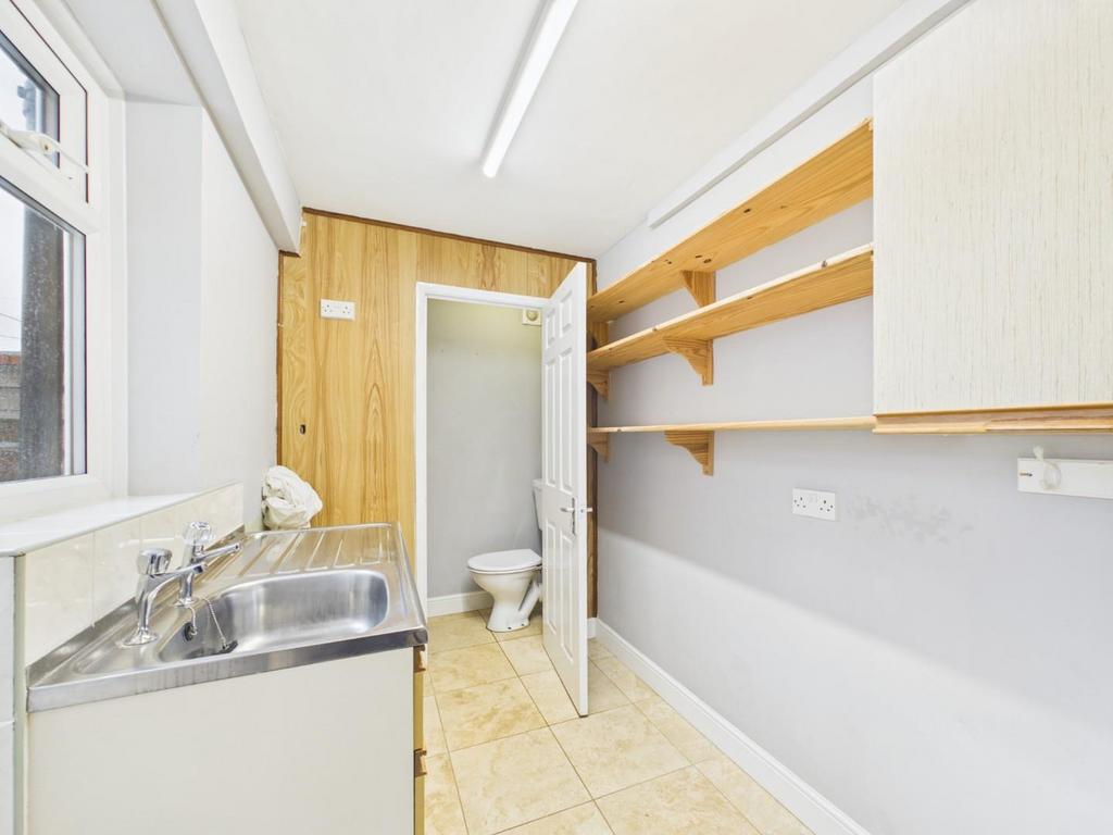 Utility Room & WC