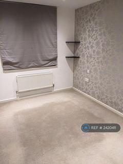 2 bedroom flat to rent, Corn House, London, NW7