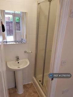 1 bedroom in a house share to rent, Laleham Road, London, SE6