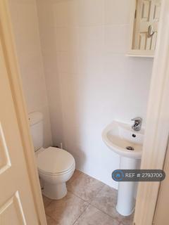 1 bedroom in a house share to rent, Laleham Road, London, SE6