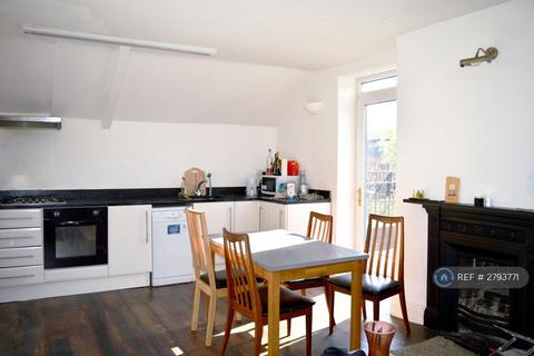 4 bedroom maisonette to rent, Grosvenor Place, Newcastle Upon Tyne, NE2