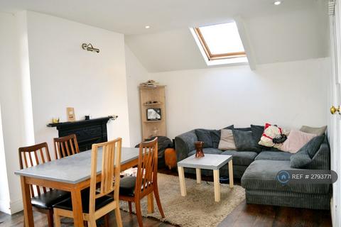 4 bedroom maisonette to rent, Grosvenor Place, Newcastle Upon Tyne, NE2
