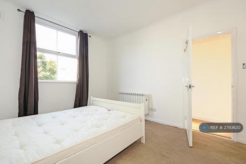 1 bedroom flat to rent, Randolph Court, London, NW8