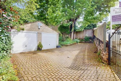 4 bedroom semi-detached house for sale, Ashtree Grove, Bradford
