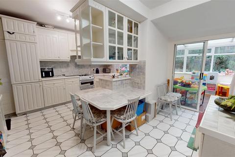 4 bedroom semi-detached house for sale, Ashtree Grove, Bradford