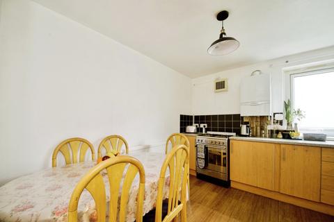 2 bedroom flat for sale, Merchant Street, London, E3