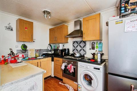 undefined, Sidney Street, London, E1