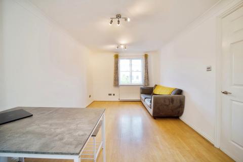 undefined, Mile End Road, London, E1