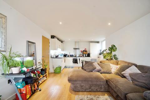 2 bedroom maisonette for sale, Rainhill Way, London, E3