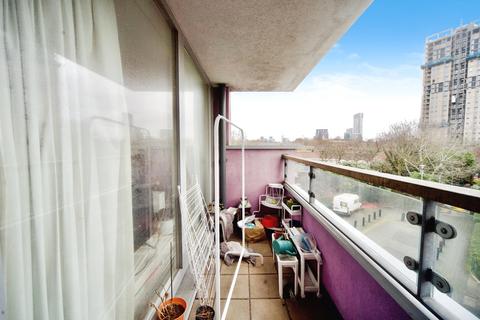 2 bedroom maisonette for sale, Rainhill Way, London, E3