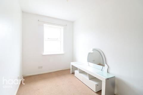 2 bedroom flat to rent, Dudley Close, GRAYS