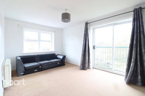 2 bedroom flat to rent, Dudley Close, GRAYS