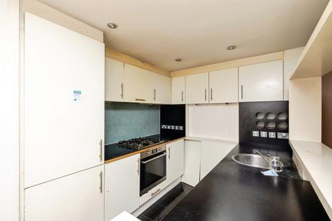 undefined, Mile End Road, London, E1