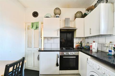 4 bedroom flat for sale, Bromley High Street, LONDON, London, E3