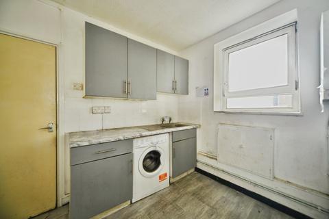 3 bedroom flat for sale, Maydwell House,, Thomas Road, E14