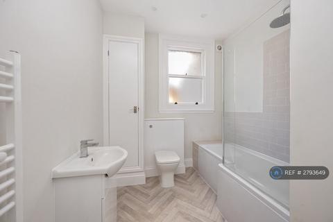 3 bedroom flat to rent, West Street, Brighton, BN1