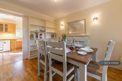 4 bedroom semi-detached house to rent, Norwich Road, Holt, NR25