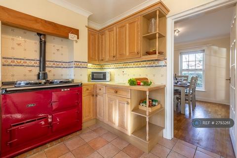 4 bedroom semi-detached house to rent, Norwich Road, Holt, NR25