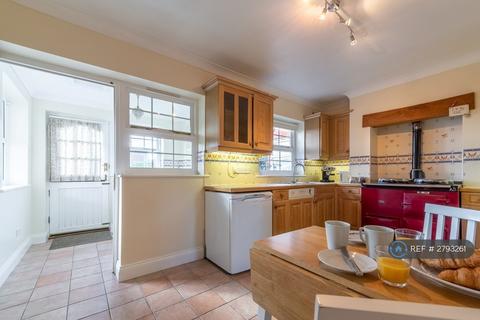 4 bedroom semi-detached house to rent, Norwich Road, Holt, NR25