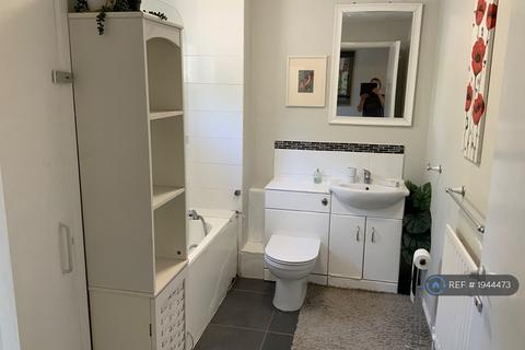 2 bedroom flat to rent, Bartholomew St West, Exeter, EX4