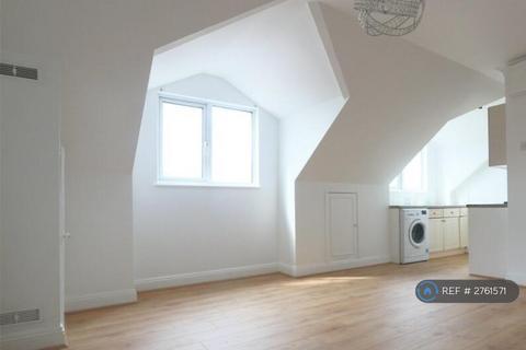 undefined, New River Court, Enfield, EN1