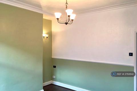 2 bedroom terraced house to rent, Leaf Street, Stockport, SK5